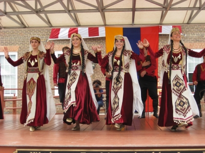 Под рокот вертолета в Бахчисарае готовились к двойному празднику