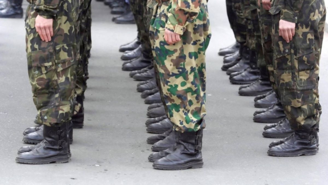 Двое военных комиссаров Крыма объявлены обвиняются в государственной измене