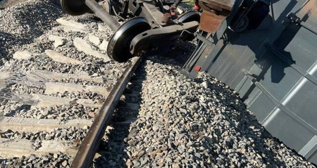 На перегоне «Симферополь - Севастополь» подорвали железную дорогу