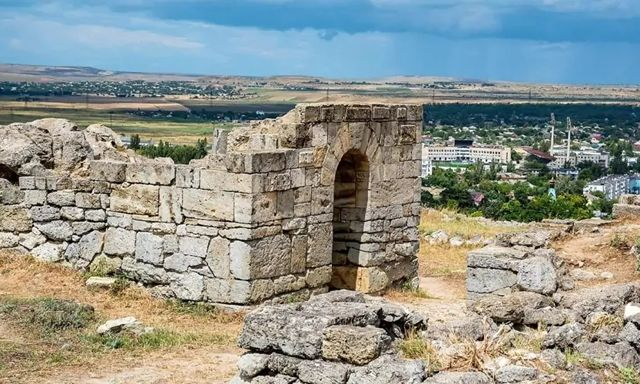 В Керчи планируют восстановить древний Пантикапей на горе Митридат