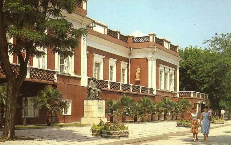 У Феодосии хотят забрать ее гордость - картинную галерею им. Ивана Айвазовского