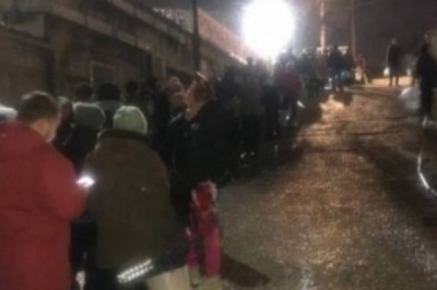 В Севастополе к водовозкам очередь занимают с ночи