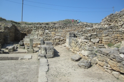 Археологи спешат изучить Кыз-Аульское захоронение – некрополь забирает море