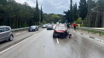 В Алупке произошло ДТП с участие трех легковых автомобилей
