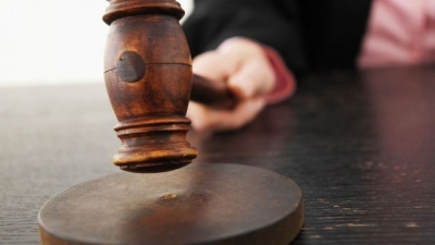 Жительница Севастополя, издевавшаяся над дочкой, предстанет перед судом