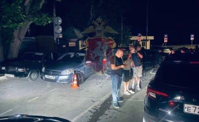 В Севастополе, на набережной пляжа Учкуевка водитель «Porsche» протаранил 5 машин