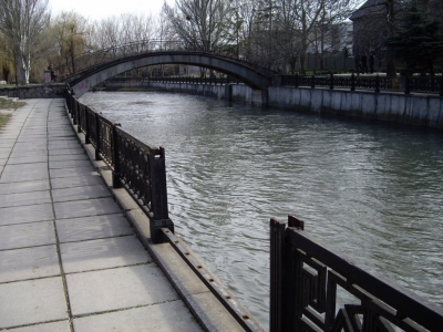 Набережная Салгира в Симферополе становится опасной для людей