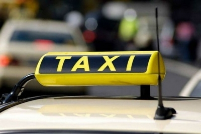 Таксист украл у доверчивого пассажира крупную сумму денег