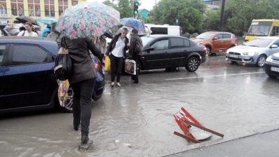 Ливни, ветер и смерч бушуют в Крыму