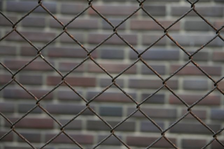 Жители частного сектора показали прохожим, кто хозяин на общественной лестнице