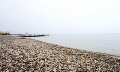 В Феодосии закрыли пляж «Камешки»