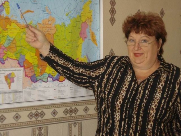 Российские учителя вклеивают в учебники по географии аннексированный Крым