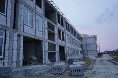 В Казачьей бухте продолжается строительство школы