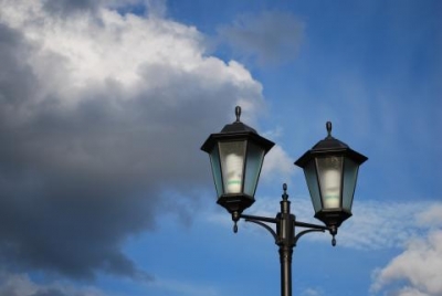 В Бахчисарае на ребенка упал фонарный столб