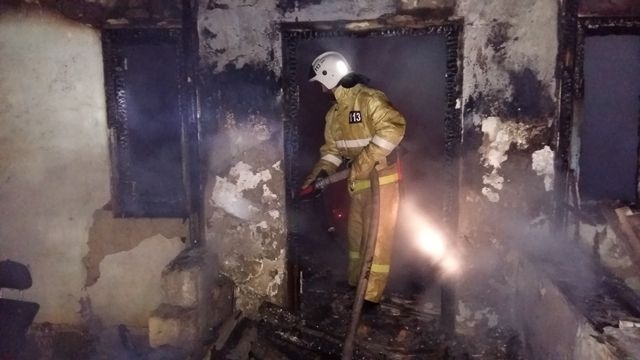 Два человека погибли во время пожара в Белогорском районе