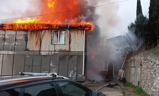 Под Алуштой произошел очередной пожар - горел дом в селе Малый Маяк