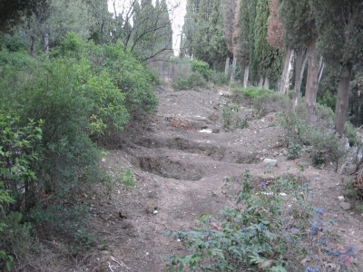 Поликуровский мемориал разрушают неблагодарные потомки