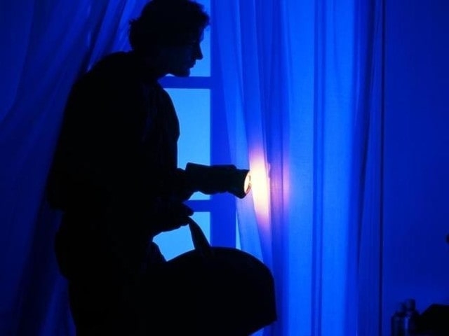 Арестован гражданин, который по ночам воровал вещи и деньги в гостиницах Феодосии