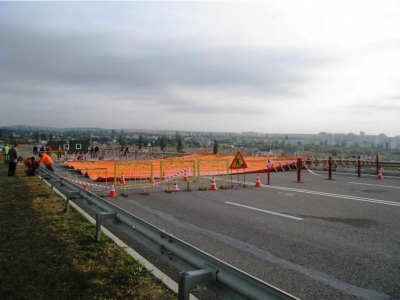 В Крыму не могут ремонтировать дороги так, как хотят в России