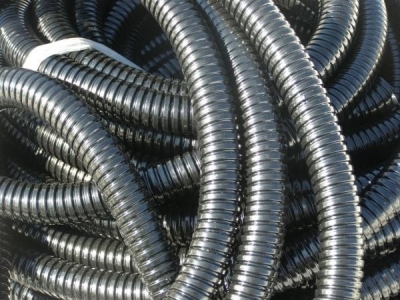 Металлорукав в ПВХ-оболочке: особенности, виды, преимущества