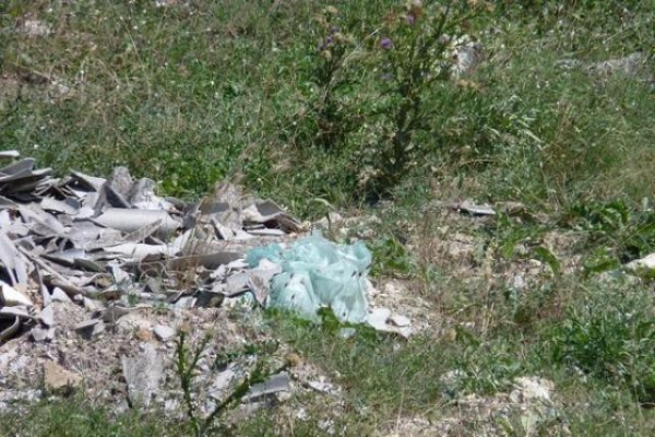 В Ялте католический крест оказался на мусорнике