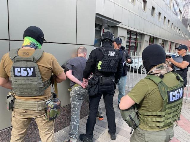 Взят под стражу бывший начальник Главного управления СБУ в АР Крым