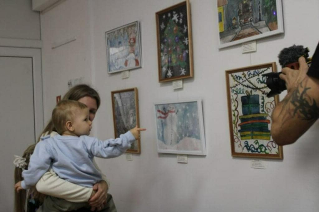 В Алуште открыта выставка, посвященная новогодним традициям