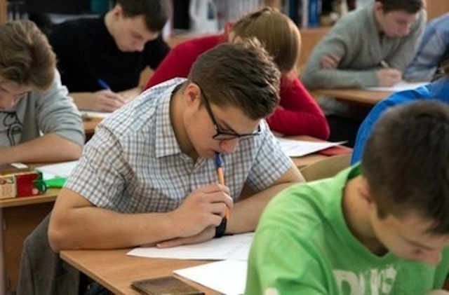 Крымчане не хотят отмены 11-летнего обучения в школах