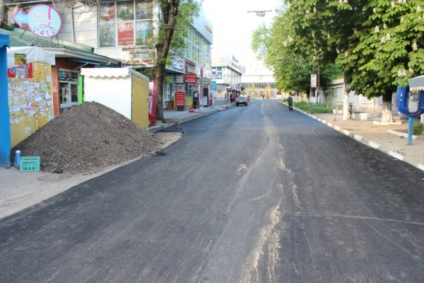 Битва за рынок на улице Козлова в Симферополе продолжается