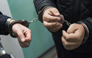 Молодые люди, которые избили полицейского, отправлены в колонии