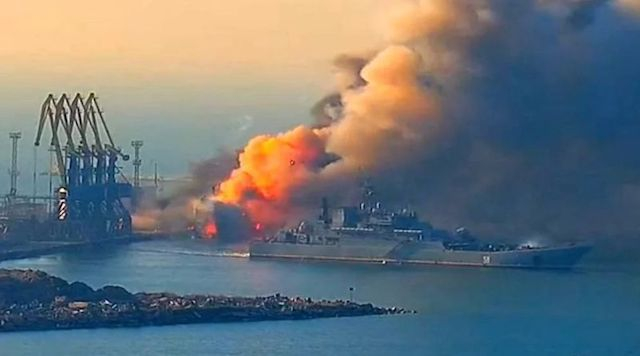 Потеряв 20 кораблей, Россия вывела Черноморский флот из Крыма