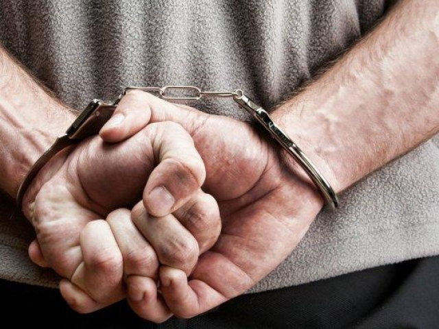 Гражданин, подозреваемый в убийстве старушки, босиком убежал с места преступления