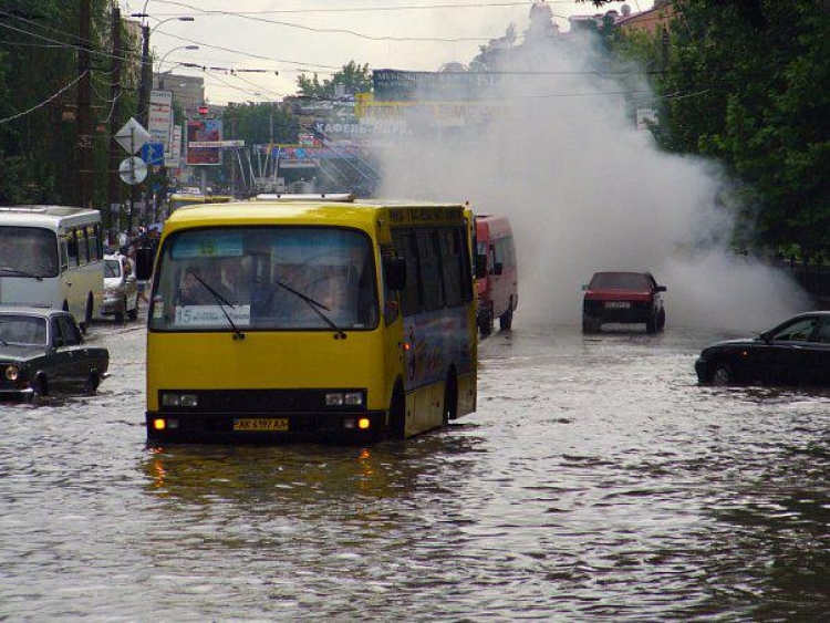 Крымский полуостров оказался в центре малоподвижной черноморской циклонической депрессии