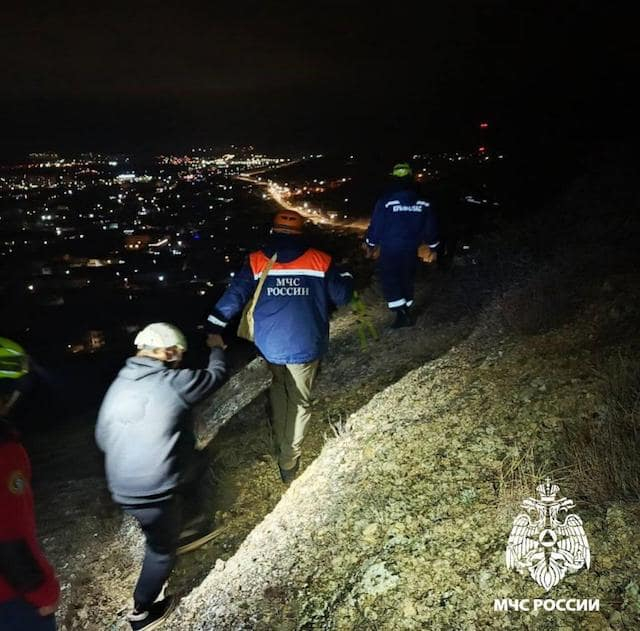 С горы Алчак под Судаком спасли двух туристов из Москвы