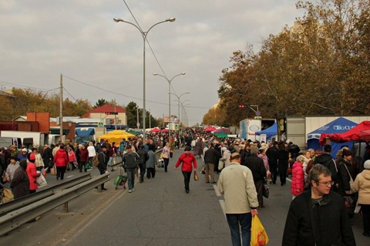 В Симферополе продолжается снос торговых объектов