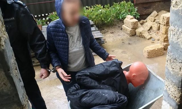 Жительница Керчи убила мужа, а тело вывезла на тачке и выбросила
