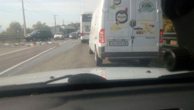 Под Алуштой сегодня столкнулись грузовик и троллейбус (видео)