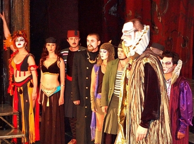 Театр в Евпатории накануне юбилея может оказаться бомжем