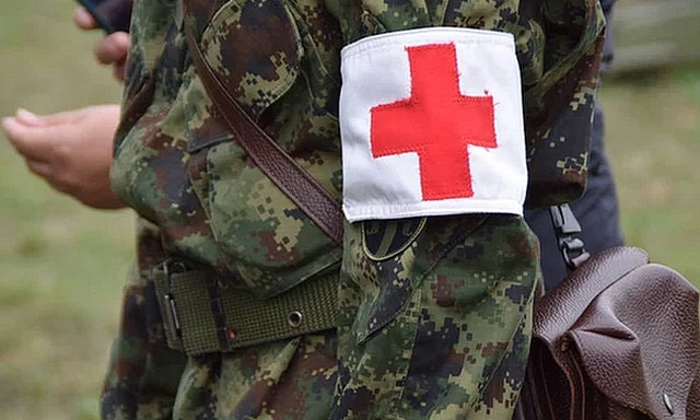 Оккупанты пытаются привлечь к службе в росармии крымских медиков