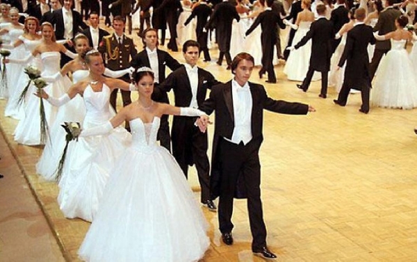 Таврический бал в Художественном музее прошел для любителей старины