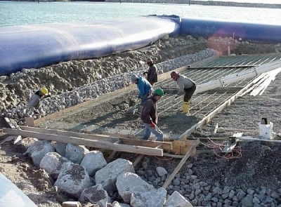 Украина строит дамбу на границе с Крымом