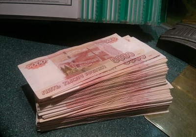 Житель Симферополя украл у старушки более 100 000 рублей