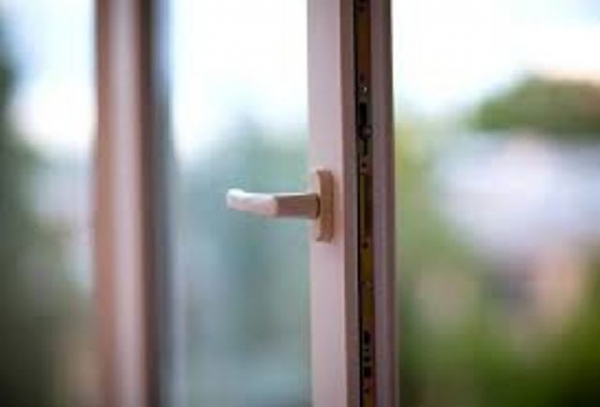 Ребенок вывалился из окна во время школьной перемены