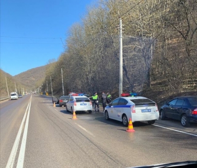 Пьяный за рулем автомобиля: полицейские вынуждены были стрелять по колесам