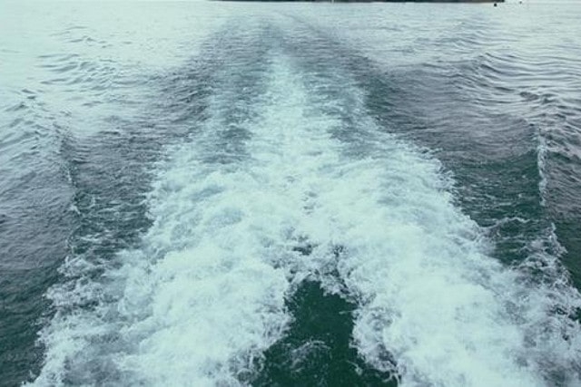 ЧП под Алуштой: заплывшего за буйки мужчину сбил катер