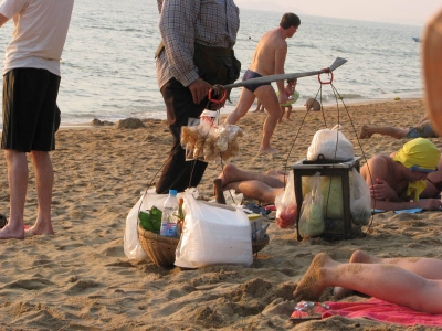 Жителей Ялты пригласили информировать о случаях незаконной торговли