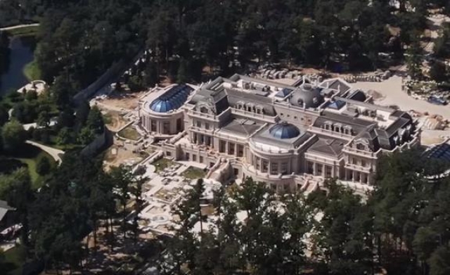 Ахметовскую виллу продали российскому Газпрому – по стартовой цене