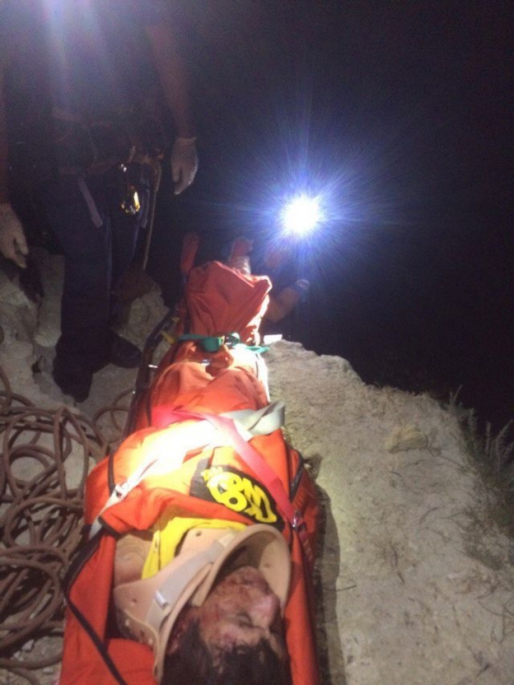 Спасатели Крыма спасли жизнь мужчине и девушке