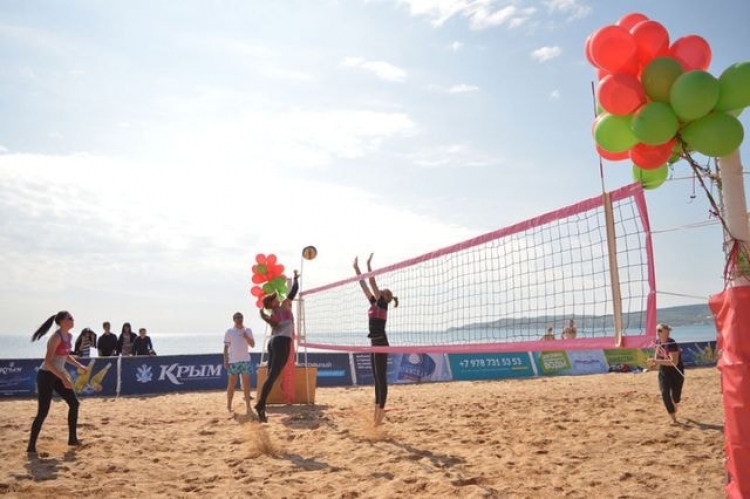 Поиграли, и хватит – пляжный спортивный комплекс на Феодосийской набережной снесут