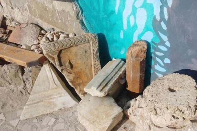 Дайверы в Крыму нашли фрагмент плиты с византийским орнаментом